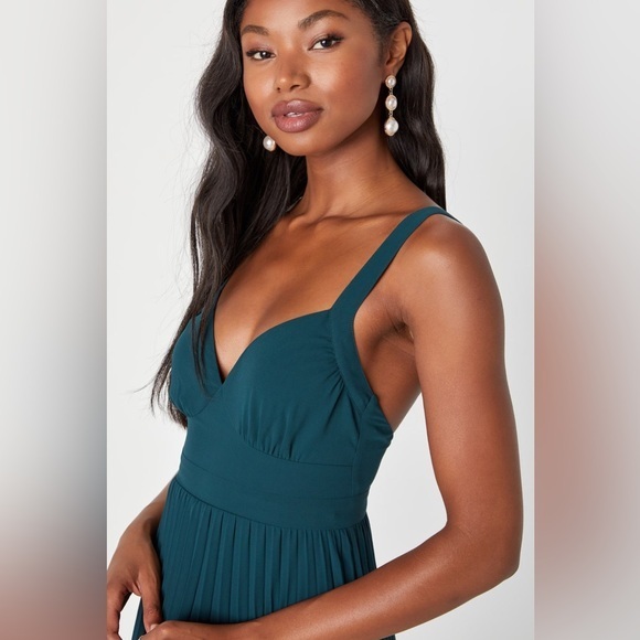 NEW Lulus Perfection Emerald Green Pleated Tiered Backless Maxi Dress Formal - Picture 3 of 9